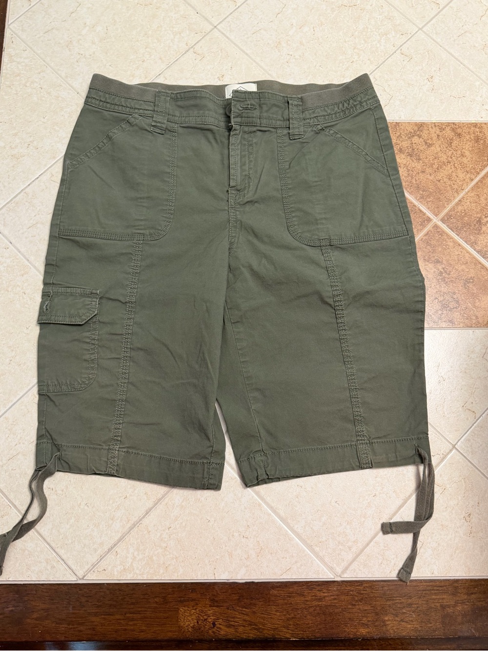 St. John's Bay Olive Green Women's Cargo Shorts